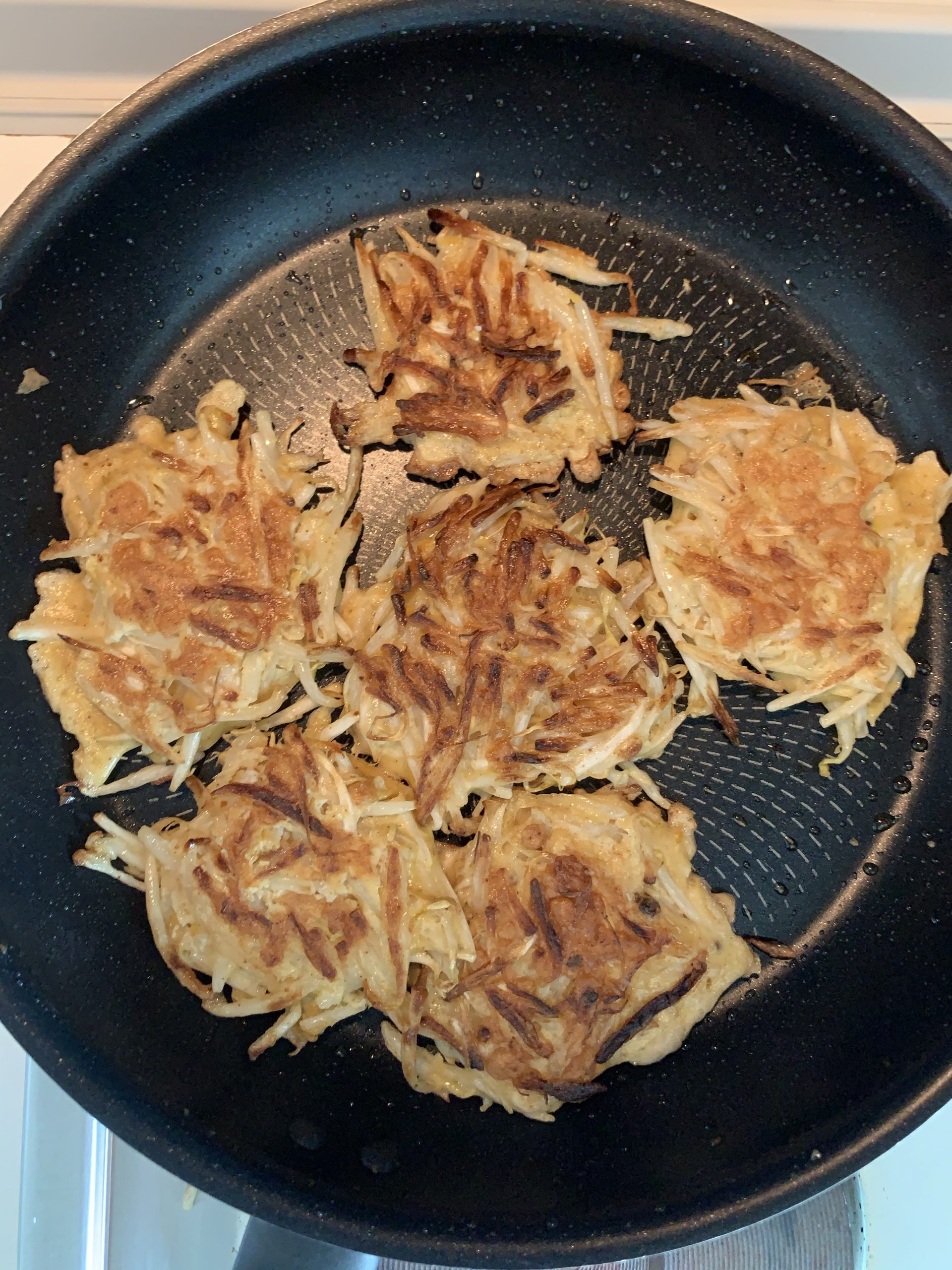 Bean sprout fritters with spicy mint dip – Ameer Design